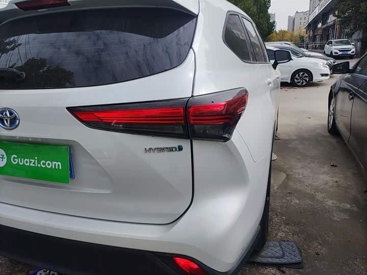 Фото 8 - Toyota Highlander