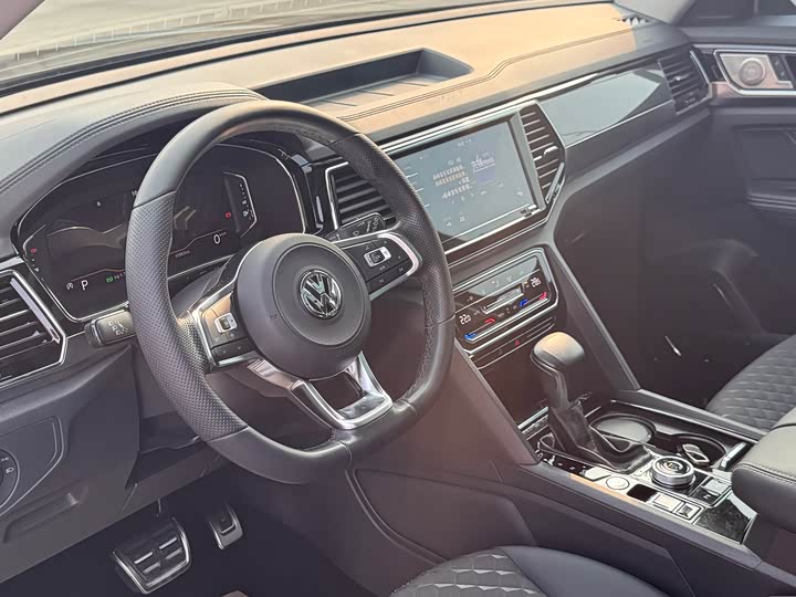 Фото 10 - Volkswagen Teramont X