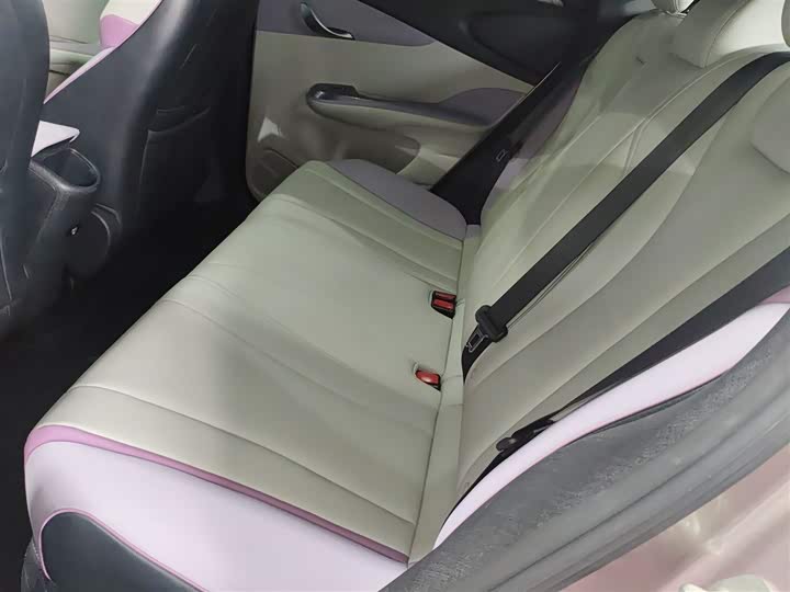 Фото 17 - BYD Dolphin