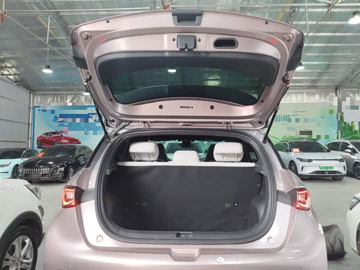 Фото 19 - BYD Dolphin