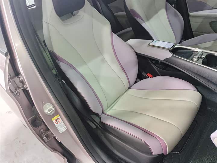 Фото 25 - BYD Dolphin