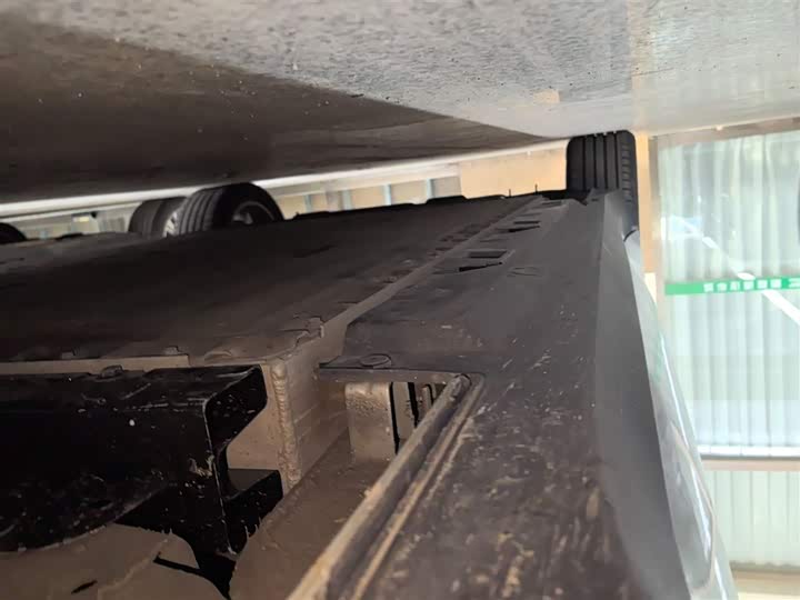 Фото 21 - Hongqi E-QM5