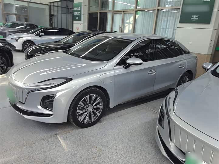 Фото 5 - Hongqi E-QM5