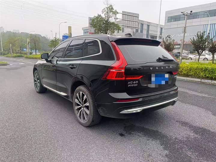 Фото 4 - Volvo XC60