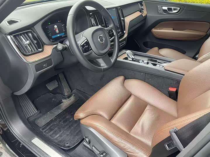 Фото 6 - Volvo XC60