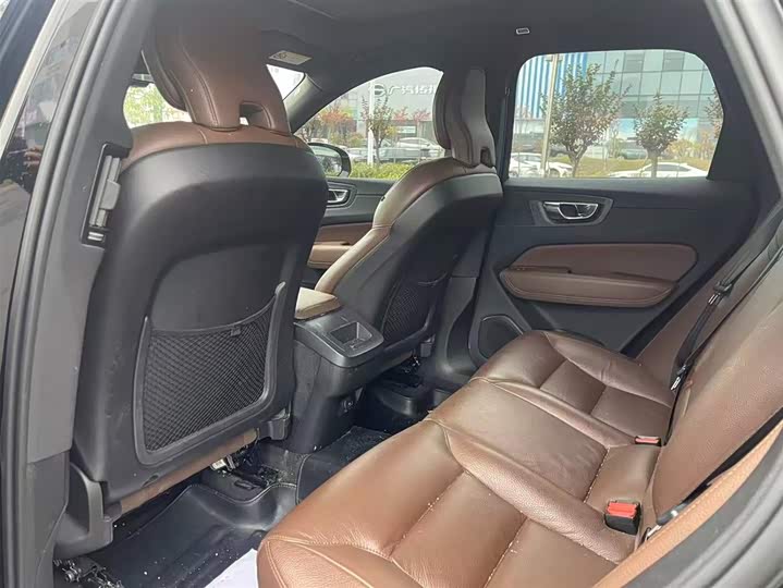 Фото 7 - Volvo XC60