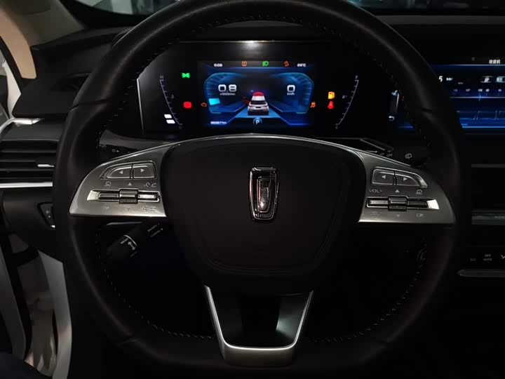 Фото 11 - Bestune T77