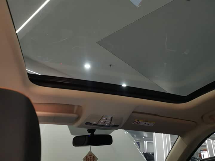 Фото 18 - Bestune T77