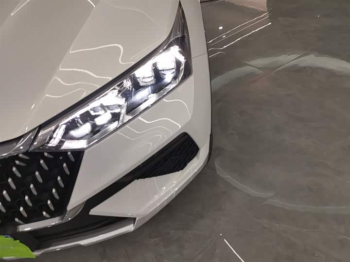 Фото 24 - Bestune T77