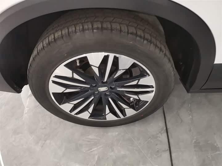 Фото 26 - Bestune T77