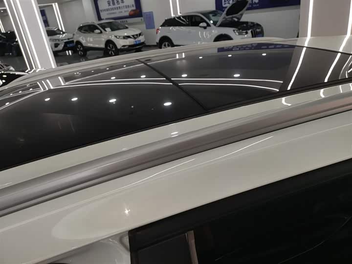 Фото 27 - Bestune T77