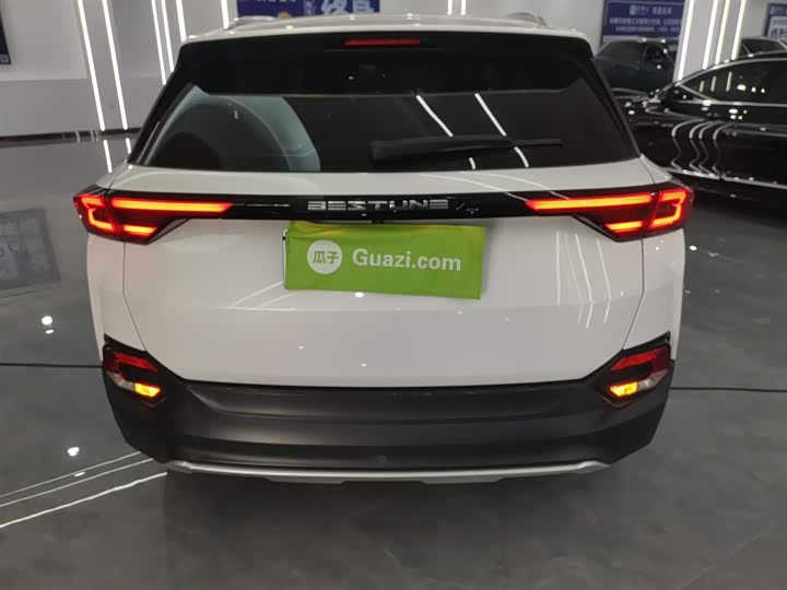 Фото 6 - Bestune T77