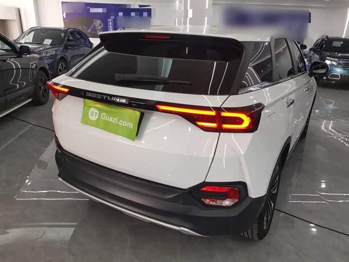 Фото 7 - Bestune T77