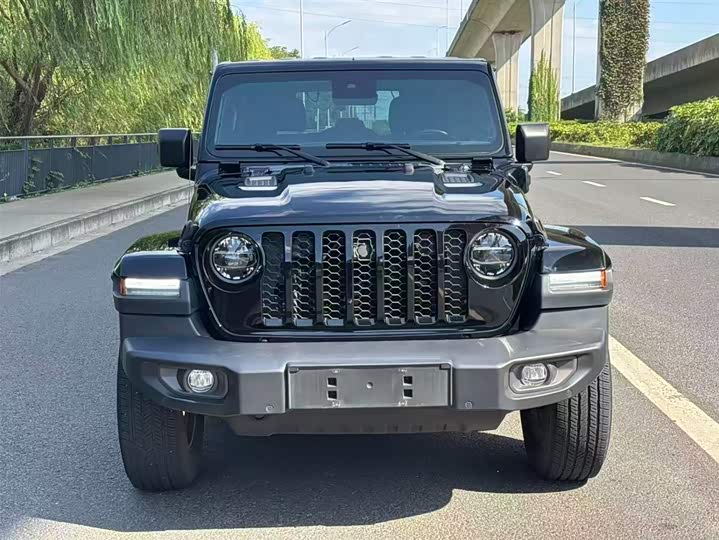 Фото 2 - Jeep Wrangler Hybrid