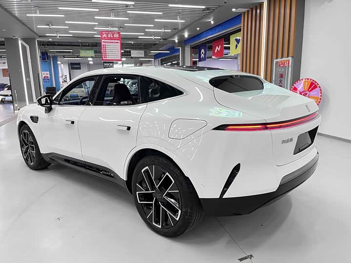 Фото 19 - Avatr 11