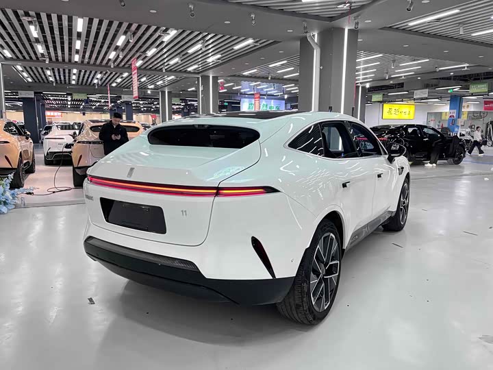 Фото 21 - Avatr 11