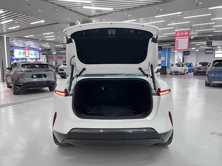 Фото 24 - Avatr 11