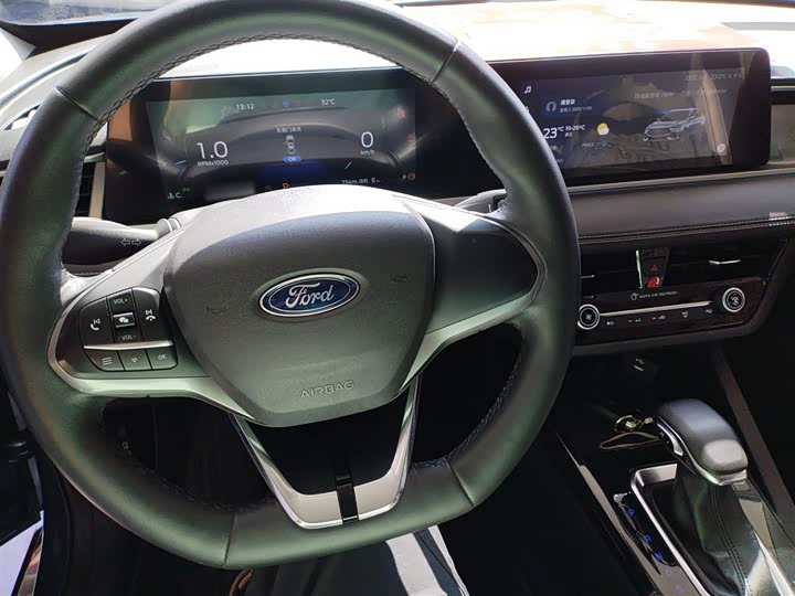 Фото 10 - Ford Escort