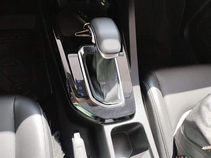 Фото 14 - Ford Escort