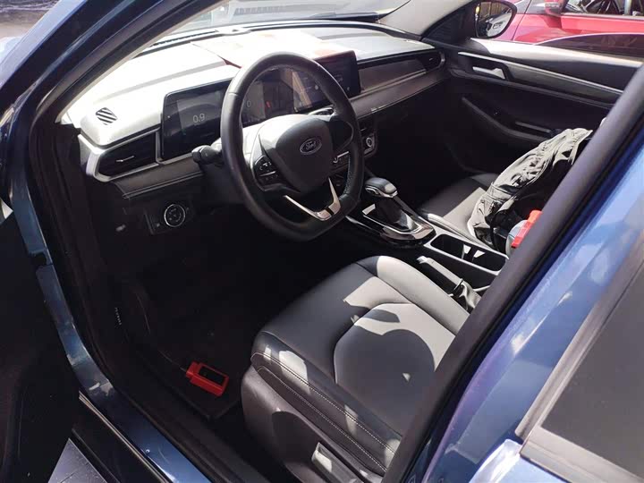 Фото 15 - Ford Escort