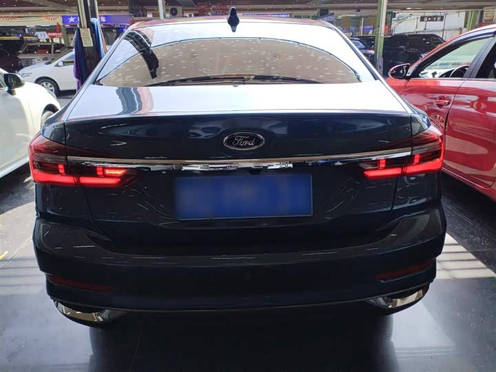 Фото 6 - Ford Escort