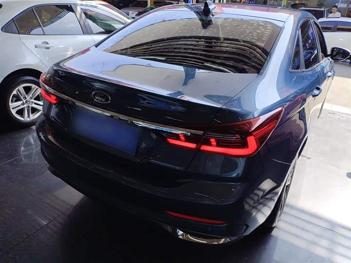 Фото 7 - Ford Escort