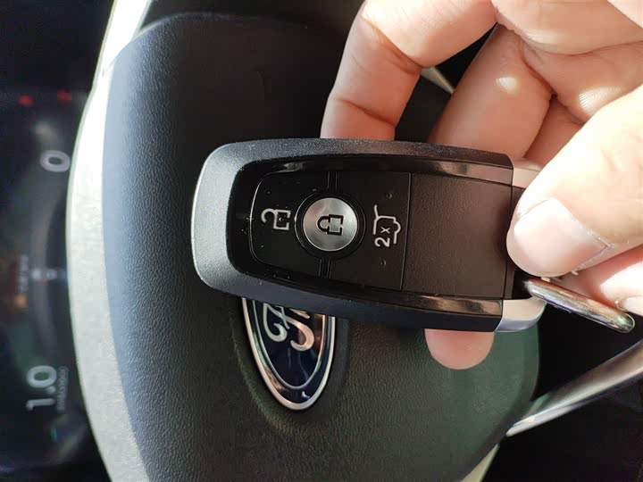 Фото 9 - Ford Escort