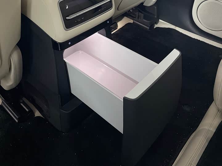 Фото 12 - LiXiang L9