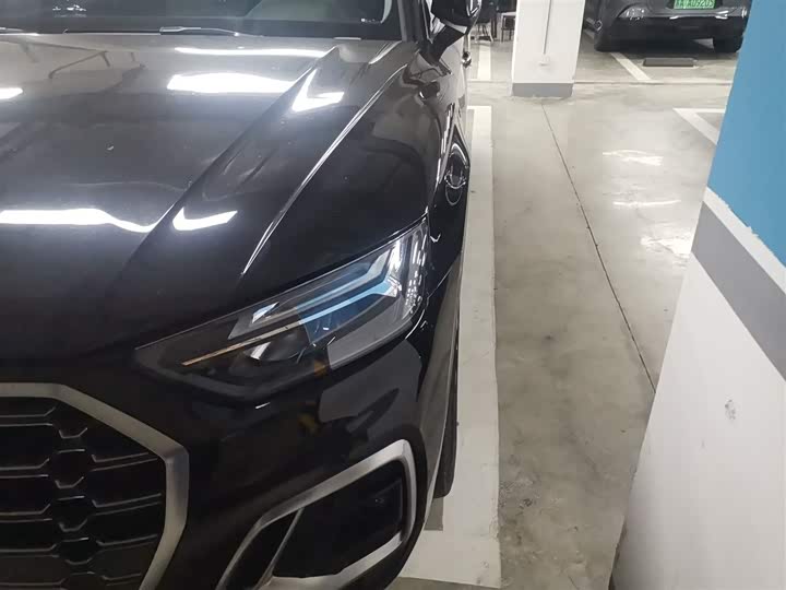 Фото 24 - Audi Q5L