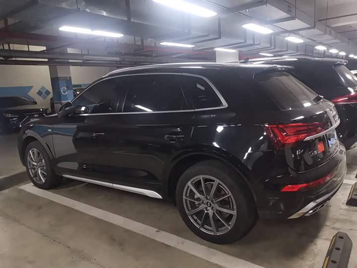 Фото 5 - Audi Q5L