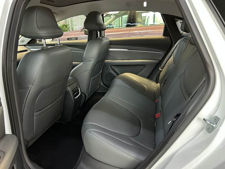 Фото 6 - XPeng Mona M03