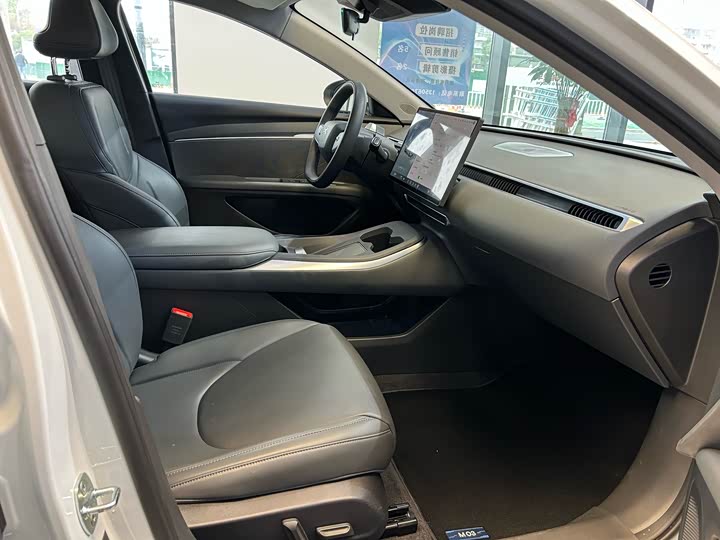 Фото 9 - XPeng Mona M03