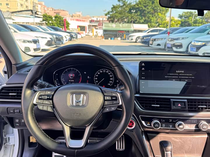 Фото 12 - Honda Accord