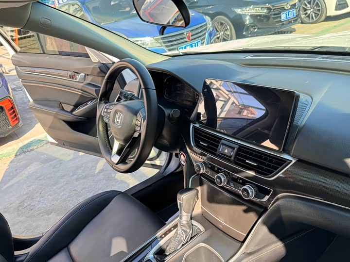 Фото 7 - Honda Accord