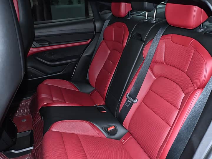 Фото 17 - Porsche Taycan