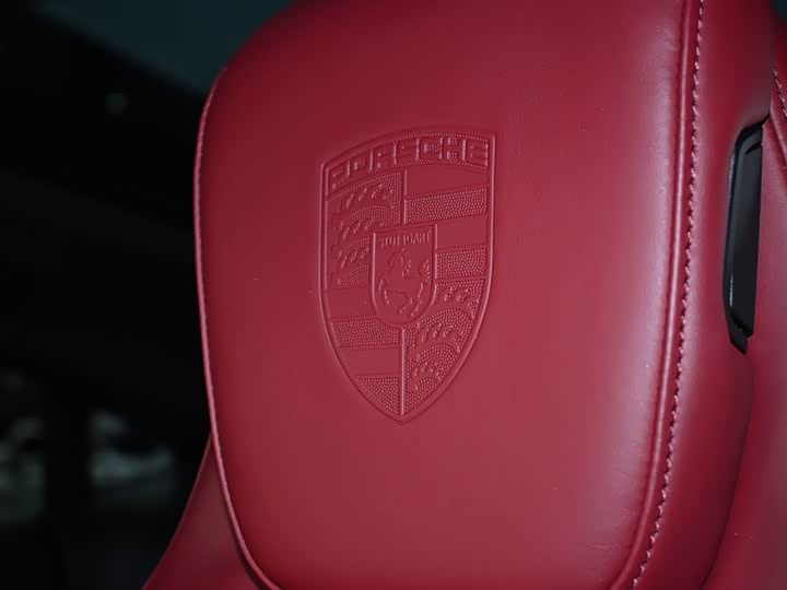 Фото 19 - Porsche Taycan