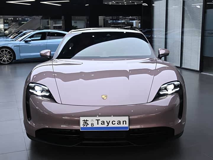 Фото 2 - Porsche Taycan