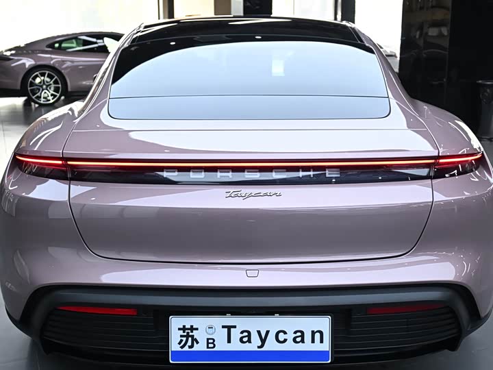 Фото 4 - Porsche Taycan