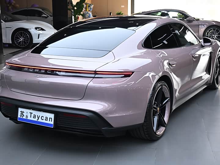 Фото 6 - Porsche Taycan