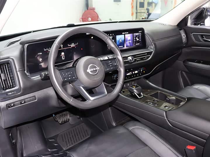 Фото 10 - Nissan Pathfinder