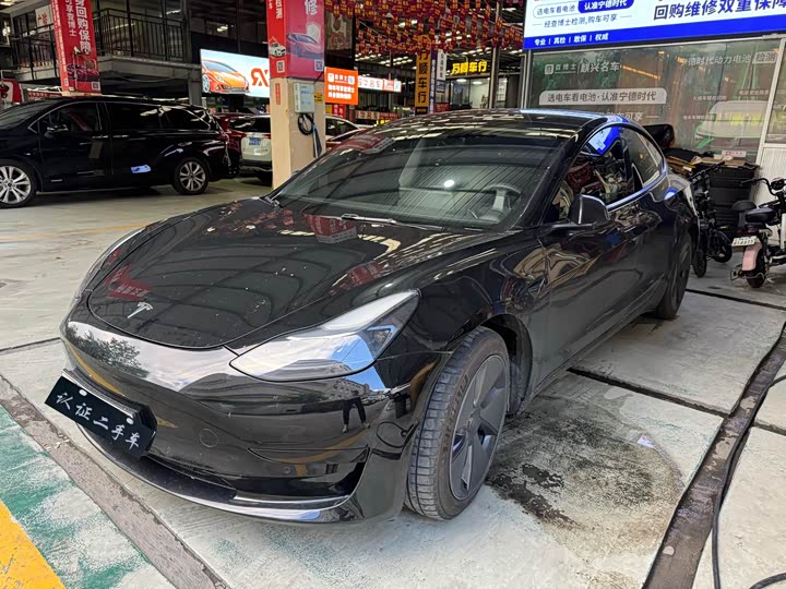 Фото 1 - Tesla Model 3