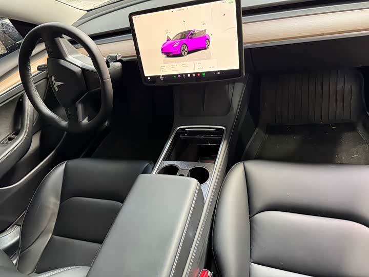 Фото 4 - Tesla Model 3