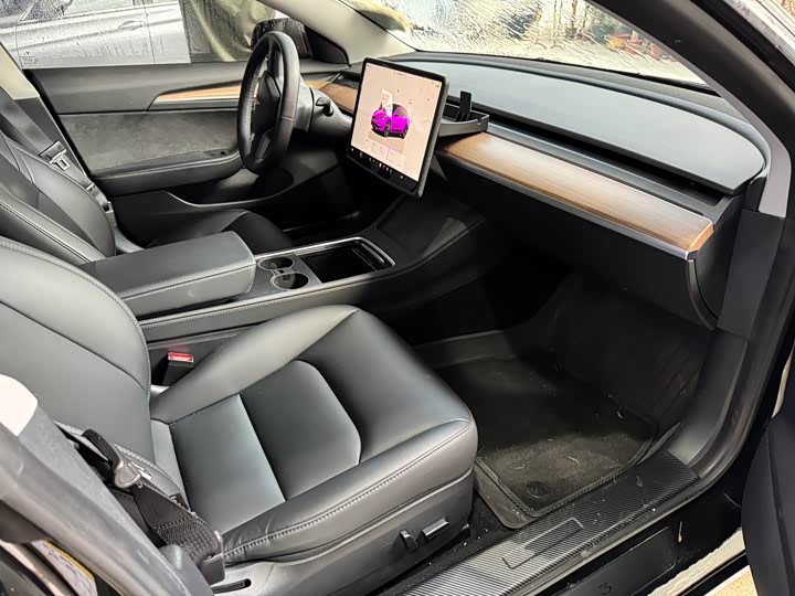 Фото 5 - Tesla Model 3