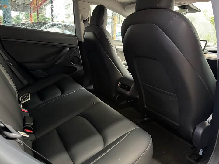 Фото 6 - Tesla Model 3