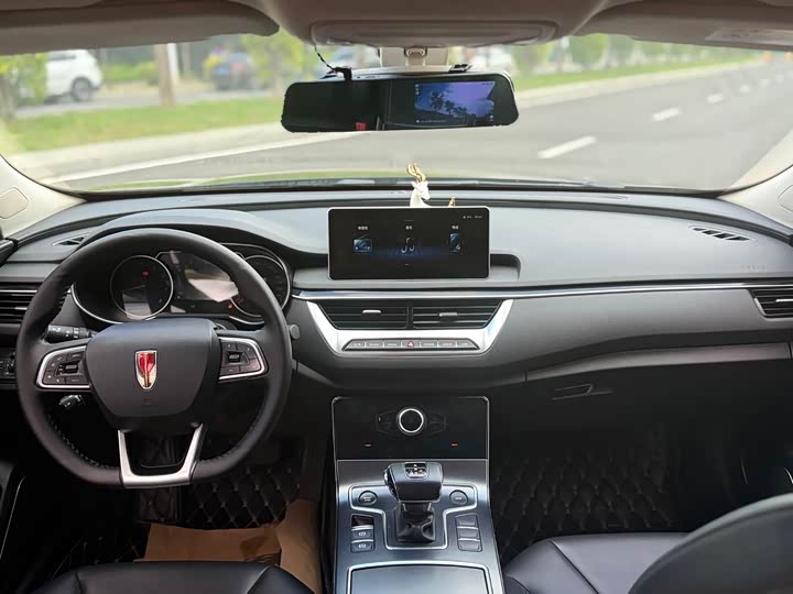 Фото 10 - Hongqi H5