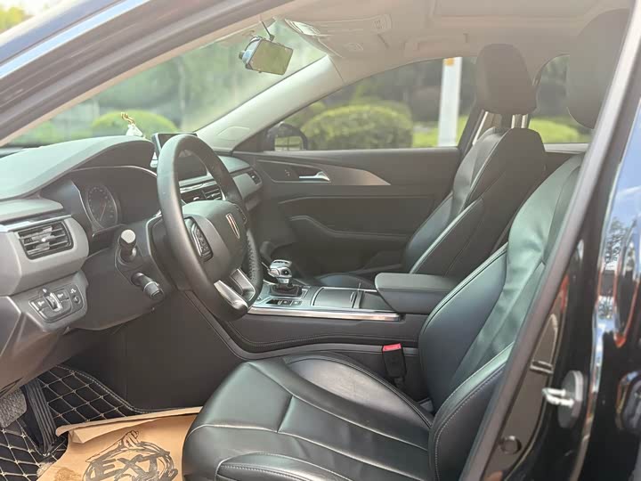 Фото 8 - Hongqi H5