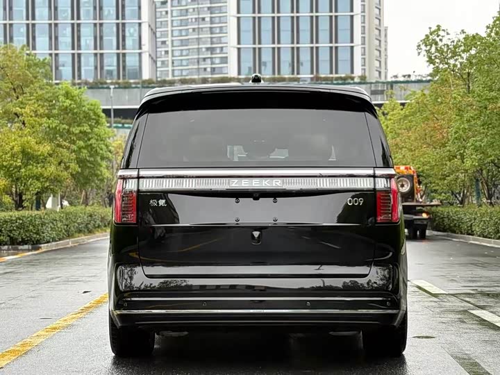 Фото 7 - Zeekr 009
