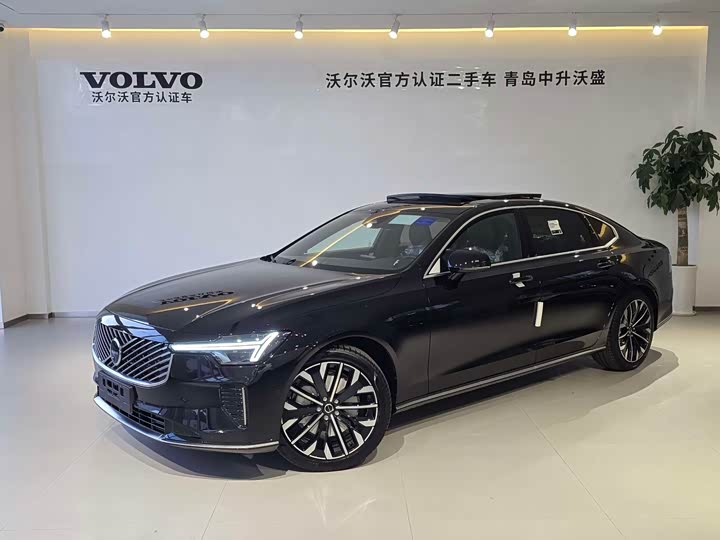 Фото 1 - Volvo S90