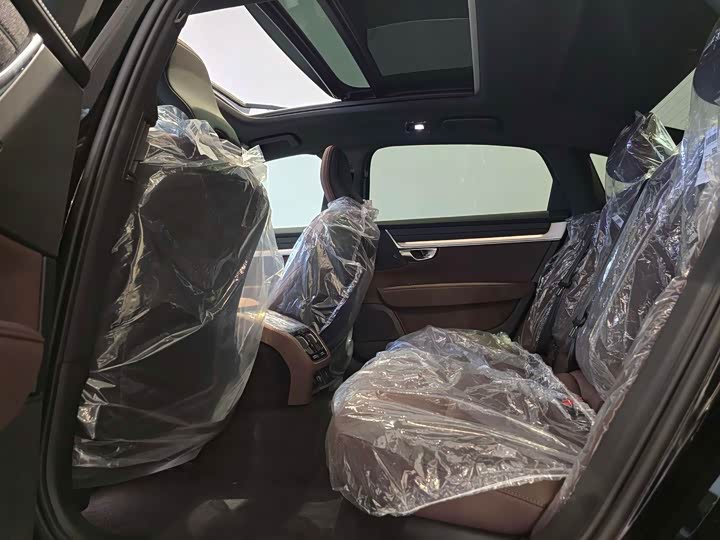 Фото 10 - Volvo S90