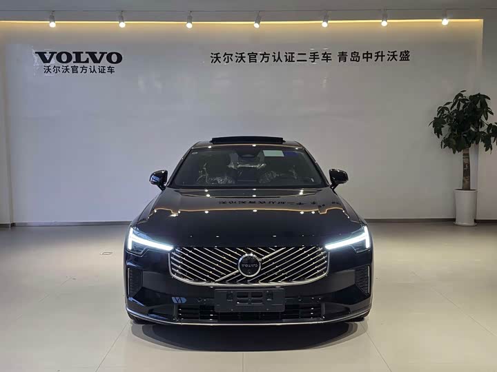 Фото 2 - Volvo S90